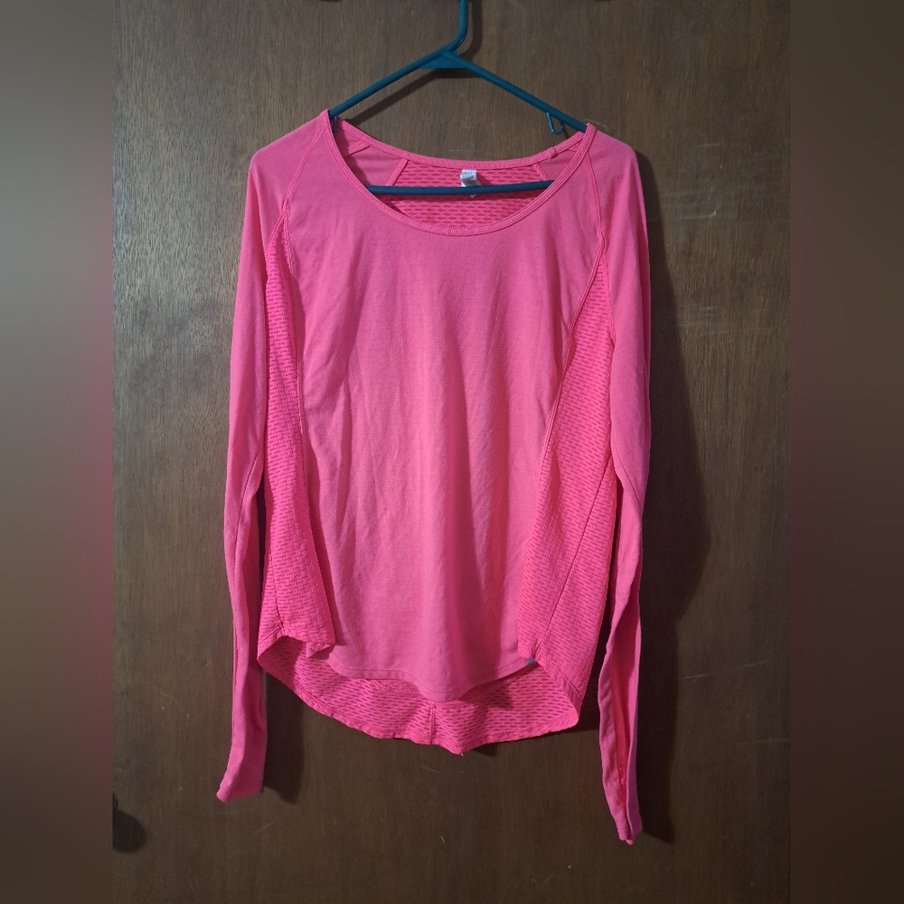 Under Armour top XL